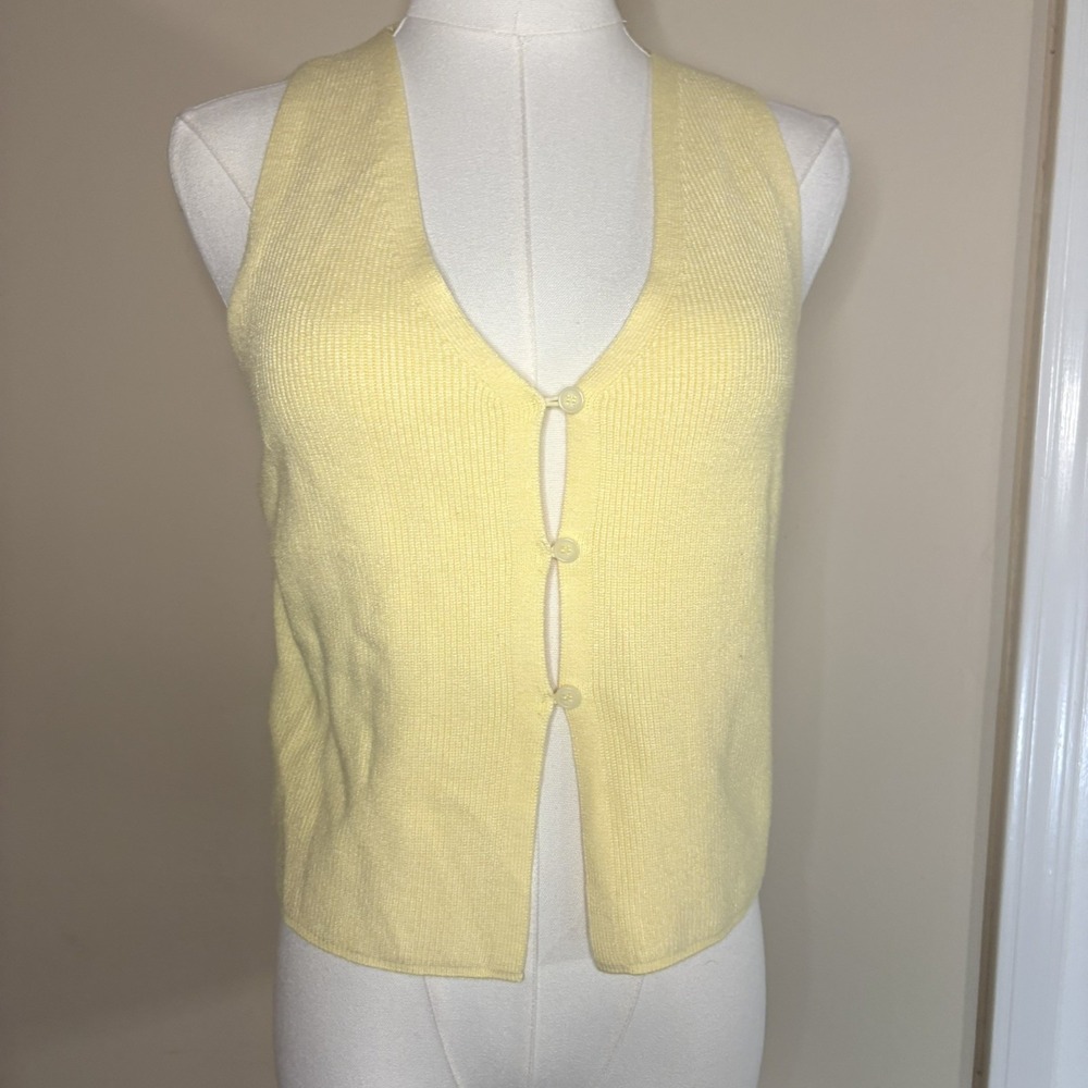 Sincerely Jules Pale Yellow Knit Button Front Sweater Vest Women's Size L Preppy